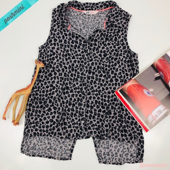 H&M Other - [H&M] Girls Gray Leopard Print High Low Top